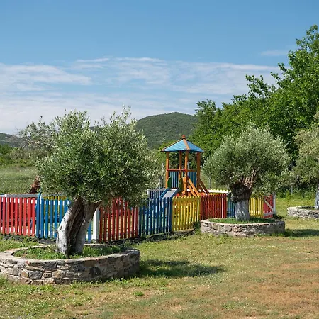 Village * Szikiá